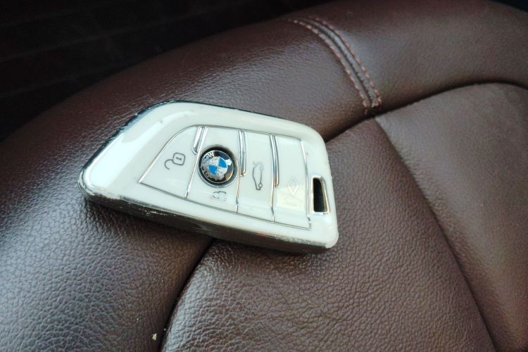 宝马2系旅行车 2016款 218i 时尚型中控内饰11