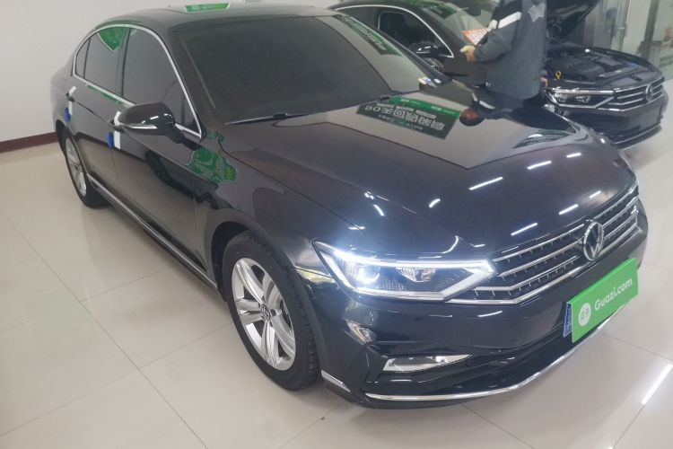 大众 迈腾 2023款 200万辆纪念版 280TSI DSG舒适型车身外观3