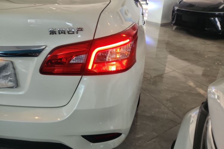 日产 轩逸 2022款 经典 1.6XE CVT舒适版车身外观9