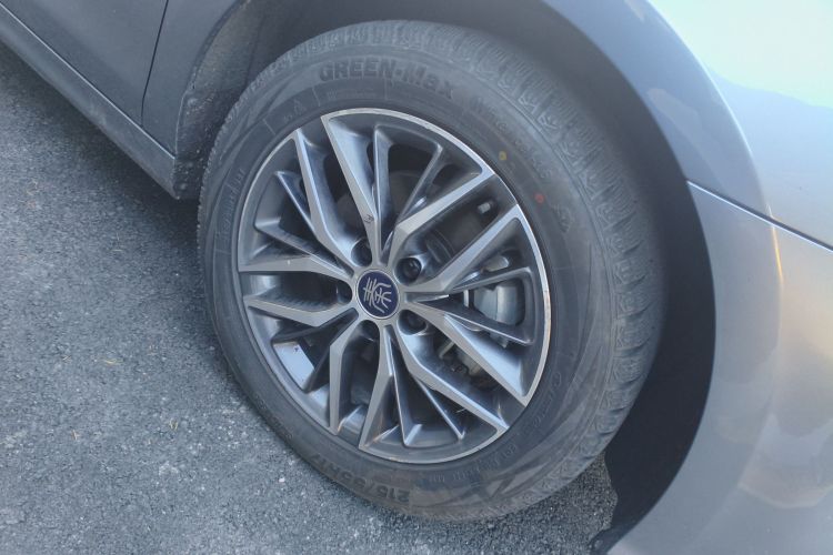 比亚迪 秦PLUS 2023款  冠军版 DM-i 120KM超越型车身外观10