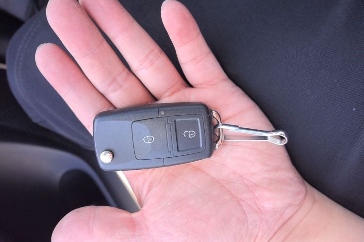 丰田 YARiS L 致炫 2016款 改款 1.5E CVT魅动版中控内饰7001