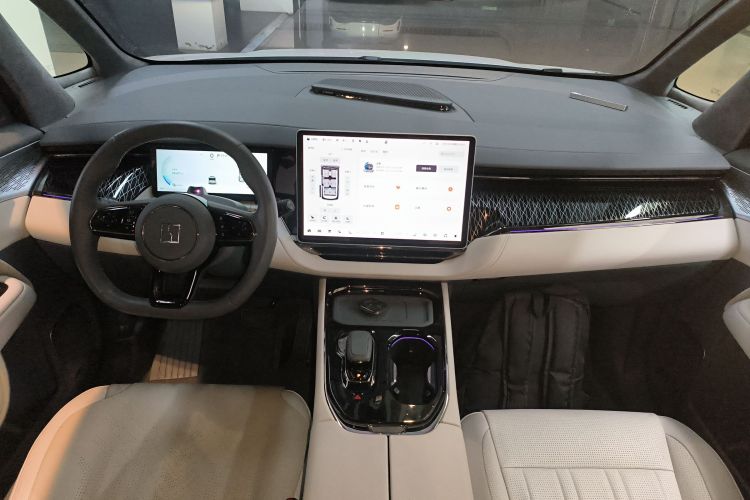 极氪009 2022款 WE版中控内饰12