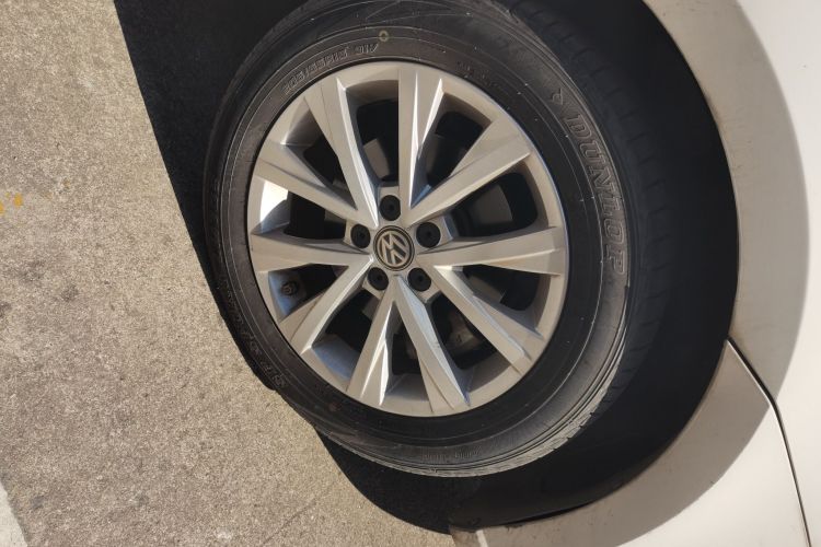 大众 朗逸 2017款 1.6L 自动舒适版车身外观10