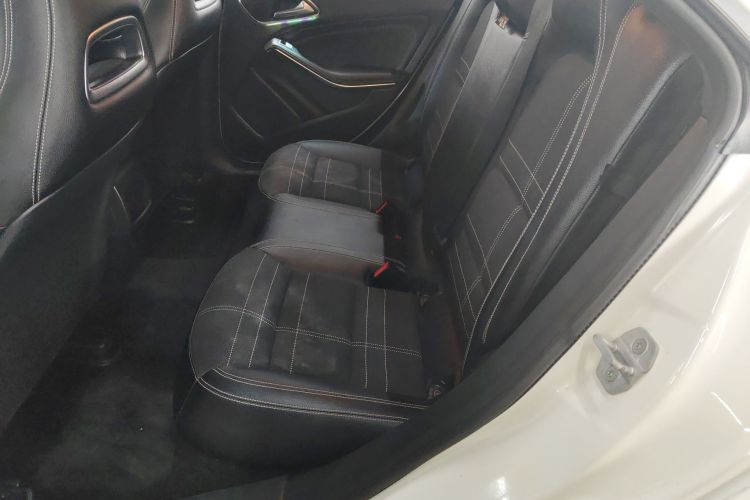 奔驰CLA 2016款 CLA 200 动感型中控内饰7004