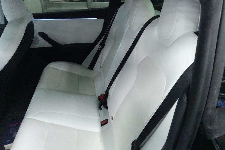 特斯拉 Model 3 2023款 后轮驱动版中控内饰7004
