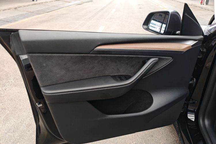 特斯拉 Model Y 2021款 标准续航后驱版中控内饰7007