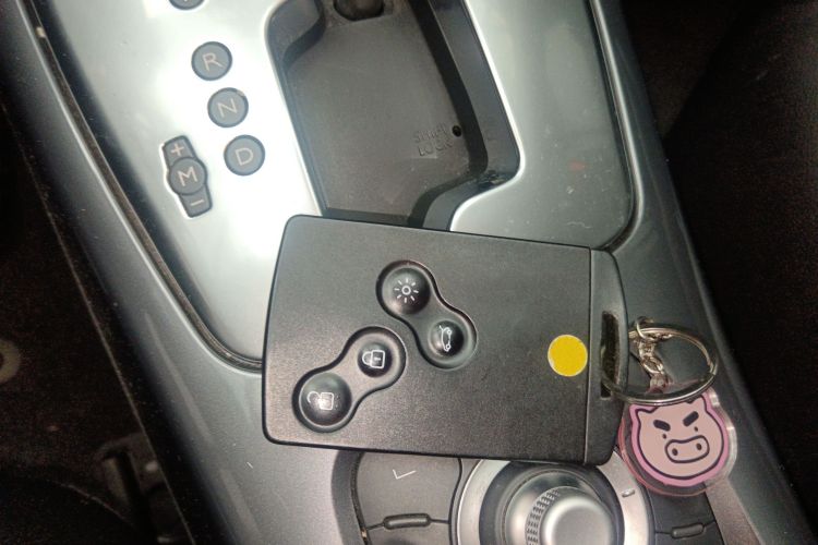 雷诺 拉古那 2012款 古贝2.0T 豪华导航版中控内饰7001