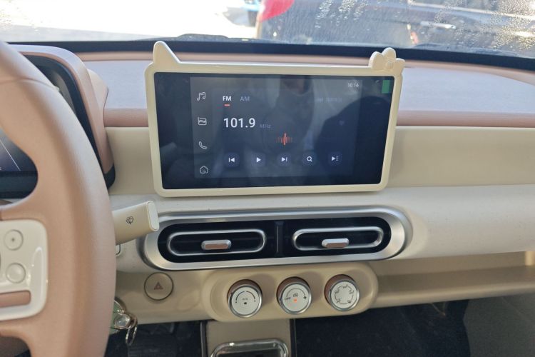 五菱汽车 宏光MINIEV 2024款 第三代 215km 进阶版中控内饰16