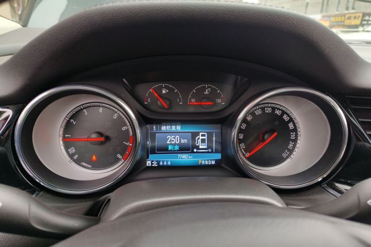 别克 君威 2019款 20T 精英型 国VI中控内饰14