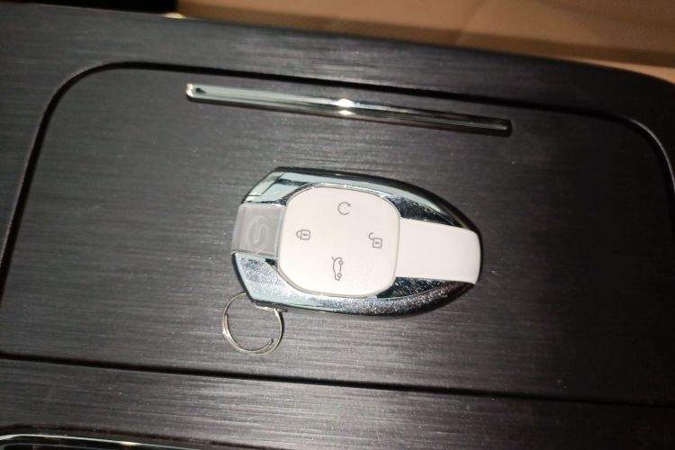 广汽传祺 传祺ES9 2024款 PHEV 143km 旅行者 Max中控内饰7001