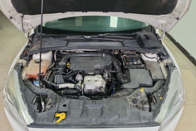 福特 福克斯 2017款 两厢 EcoBoost 125 自动超能风尚型智行版机舱底盘24