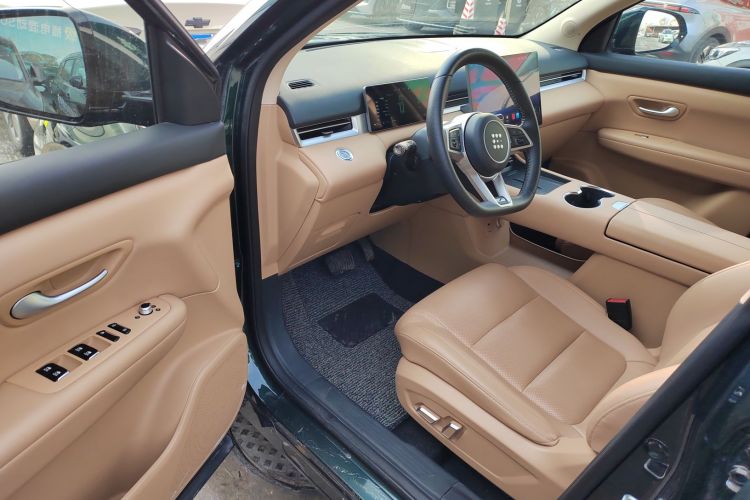 蓝电E5 PLUS 2025款 165km 长续航版PLUS 7座中控内饰20