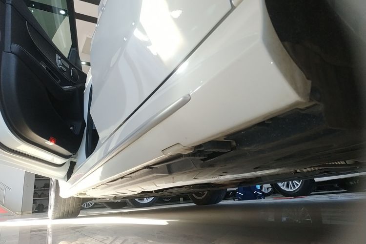 奔驰C级 2021款 C 260 L 运动版局部细节9002