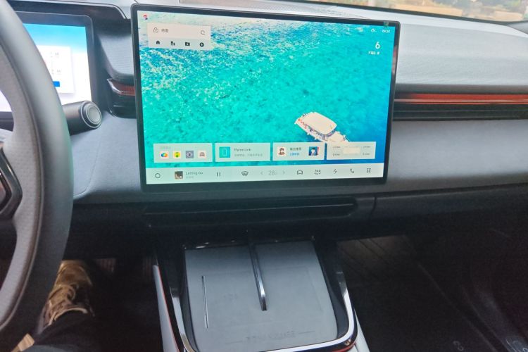 领克08 EM-P 2023款 120km 长续航Halo中控内饰16