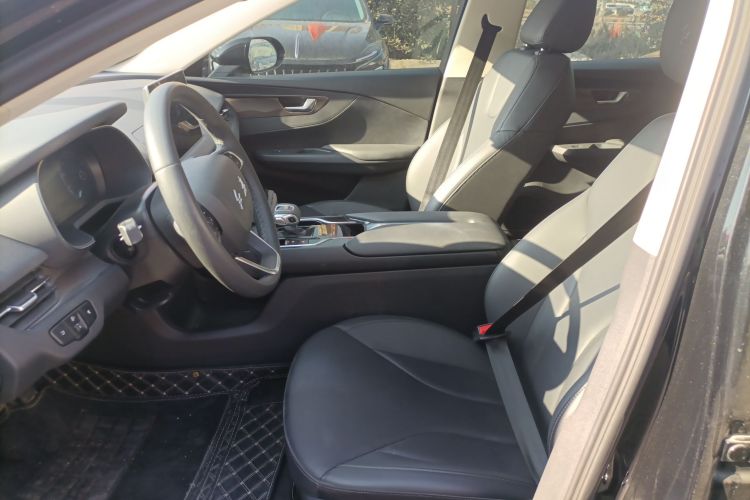 红旗E-QM5 2022款 431km 充电乐享版中控内饰19