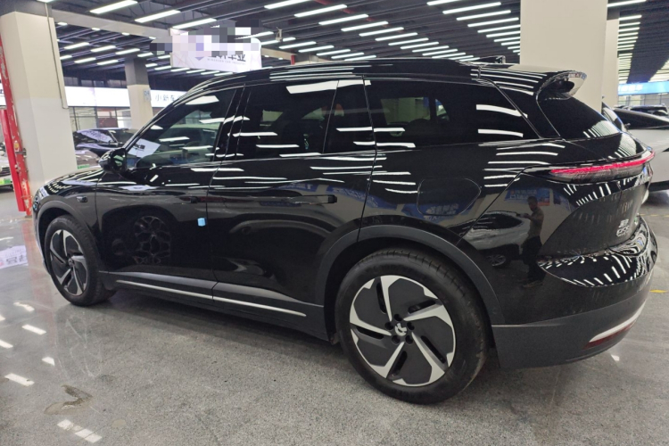 蔚来ES6 2023款 75kWh车身外观4