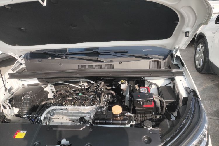 五菱汽车 五菱佳辰 2022款 1.5T 手动轻享活力型局部细节24