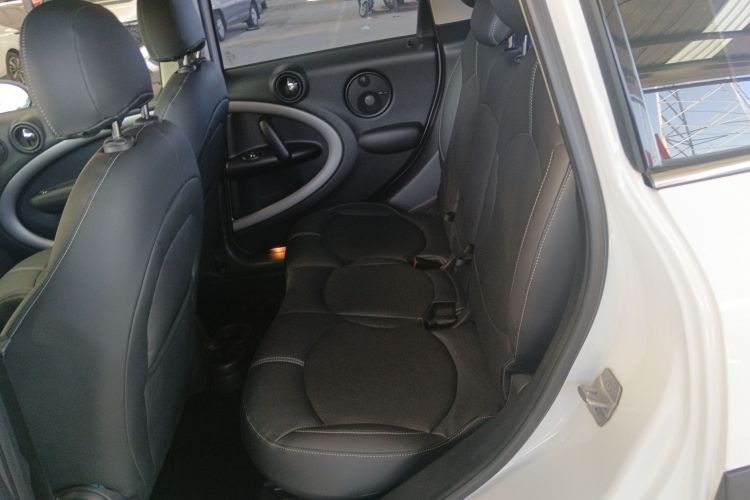 MINI Countryman 2016款 1.6T COOPER ALL4 Fun装备控中控内饰21