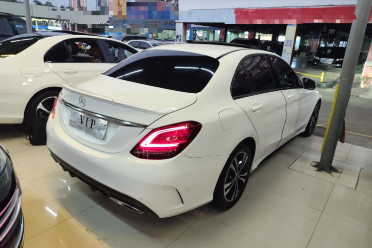 奔驰C级 2019款 C 260 运动版车身外观7