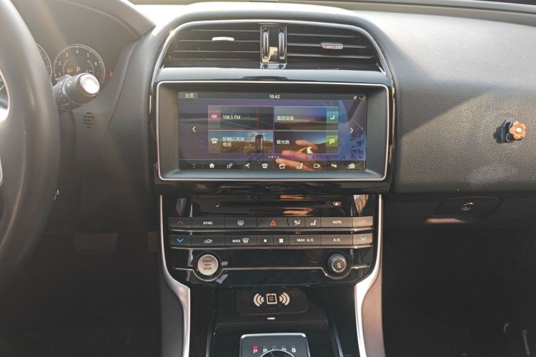 捷豹XEL 2018款 2.0T 250PS 尊享版中控内饰16