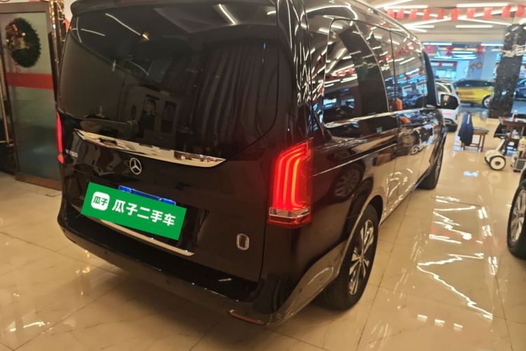 奔驰V级 2018款 V 260 领航版 国V车身外观7