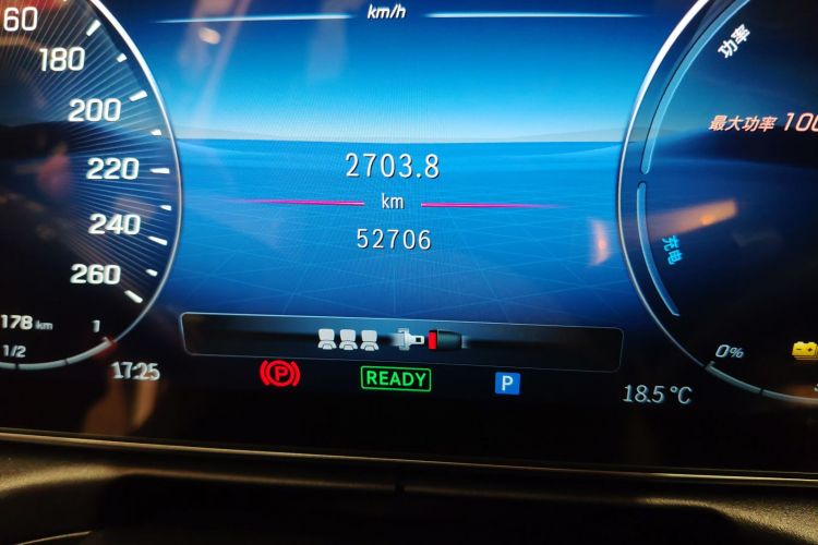 奔驰C级新能源 2023款 C 350 eL中控内饰15