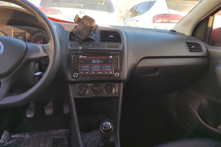 大众 Polo 2016款 1.4L 手动风尚型中控内饰16