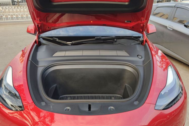 特斯拉 Model Y 2021款 标准续航后驱版机舱底盘24