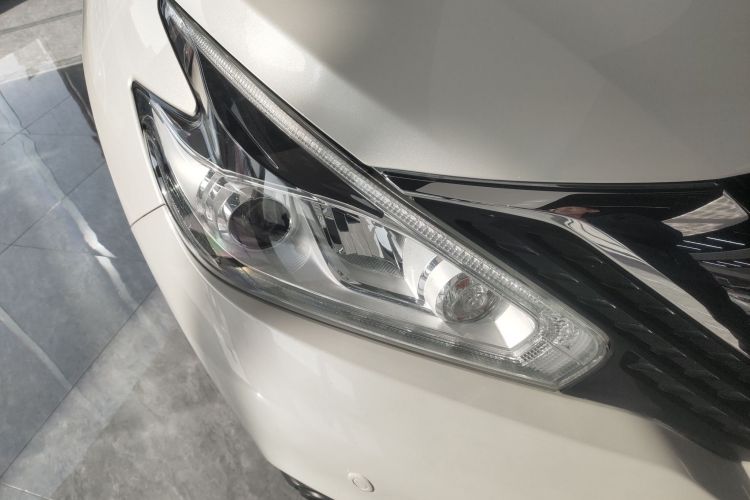 日产 楼兰 2015款 2.5L XL 两驱智尚版车身外观8