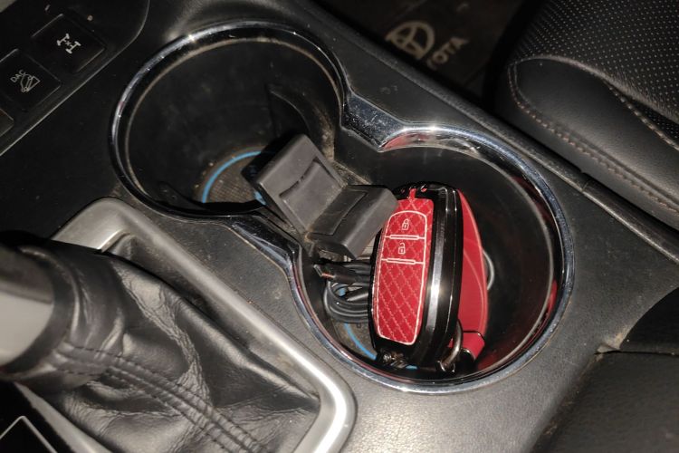 丰田 汉兰达 2018款 2.0T 四驱豪华版 7座 国VI中控内饰7001