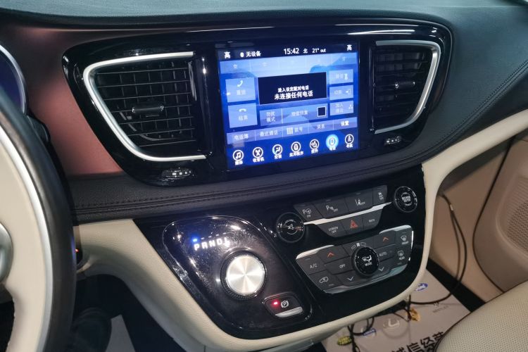 克莱斯勒 大捷龙(进口) 2017款 3.6L 尊享版中控内饰16