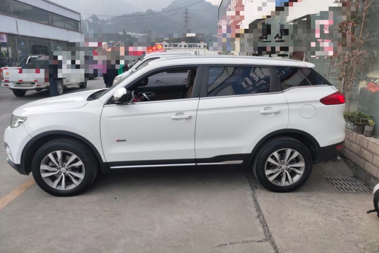 吉利汽车 博越 2016款 1.8TD 自动智尊型车身外观4