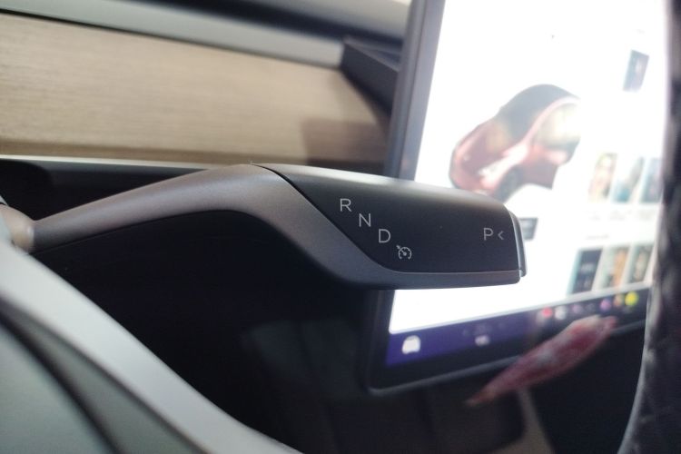 特斯拉 Model Y 2021款 标准续航后驱版中控内饰18