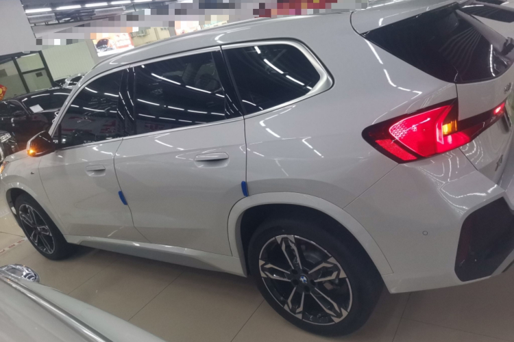 宝马X1 2024款 sDrive25Li M运动套装车身外观4