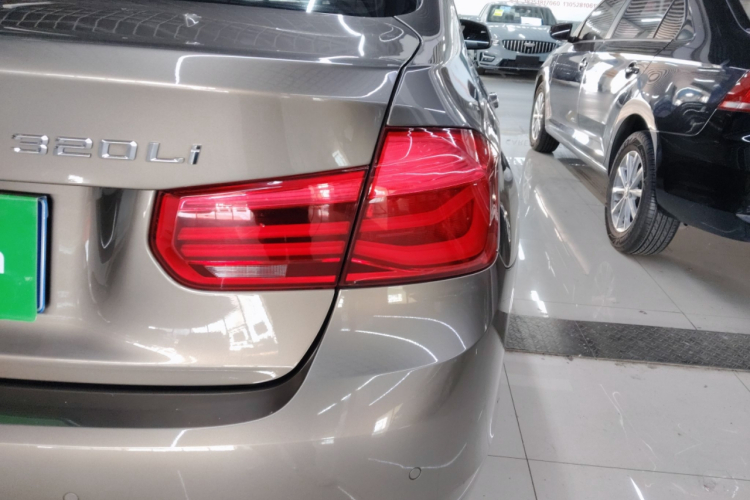 宝马3系 2018款 320Li 时尚型车身外观9