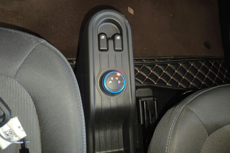 五菱汽车 宏光MINIEV 2022款 轻松款 磷酸铁锂中控内饰18