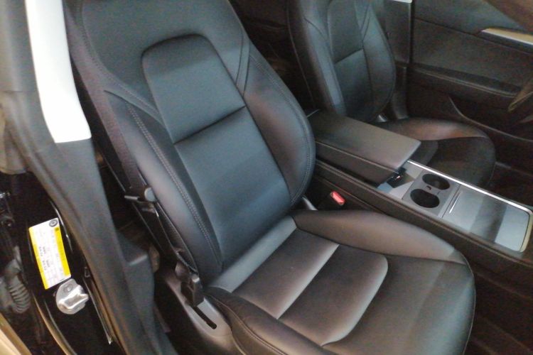 特斯拉 Model 3 2022款 后轮驱动版局部细节41