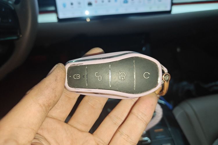 比亚迪 汉 2024款 EV 荣耀版 605KM前驱尊贵型中控内饰11