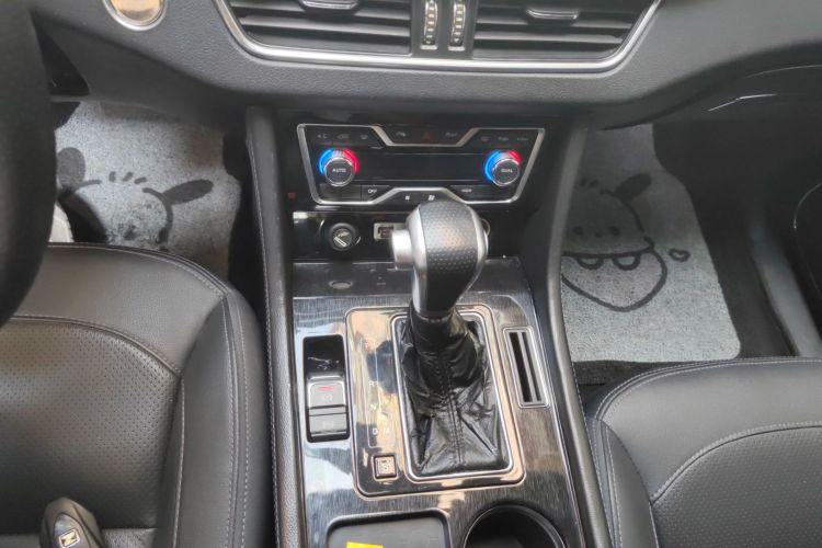 众泰T600 Coupe 2017款 1.5T 自动尊享型中控内饰18