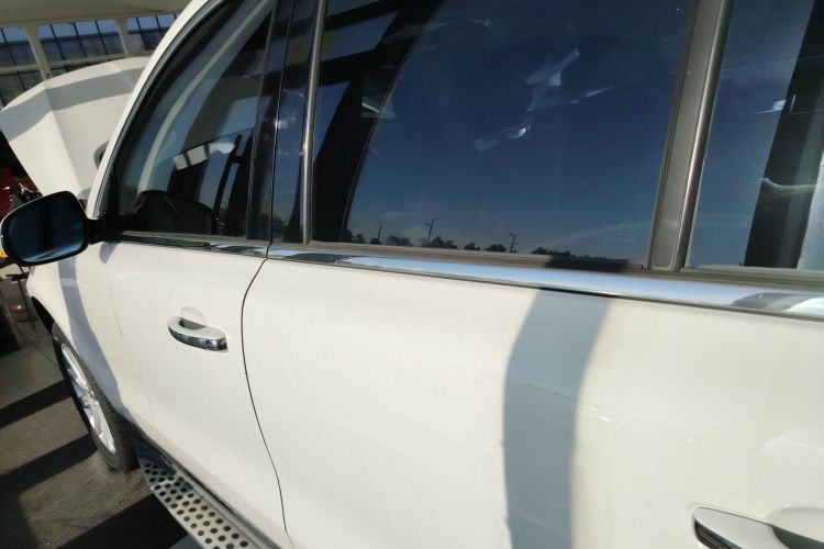 哈弗H8 2015款 2.0T 两驱舒适型车身外观4