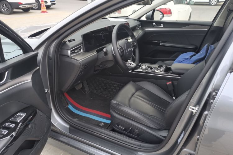 起亚K5 2025款 1.5T 尊贵版中控内饰20