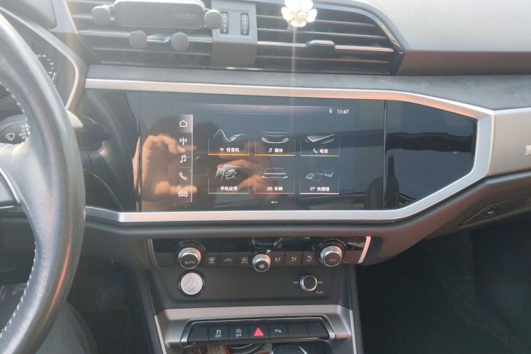 奥迪Q3 2020款 35 TFSI 进取动感型中控内饰16