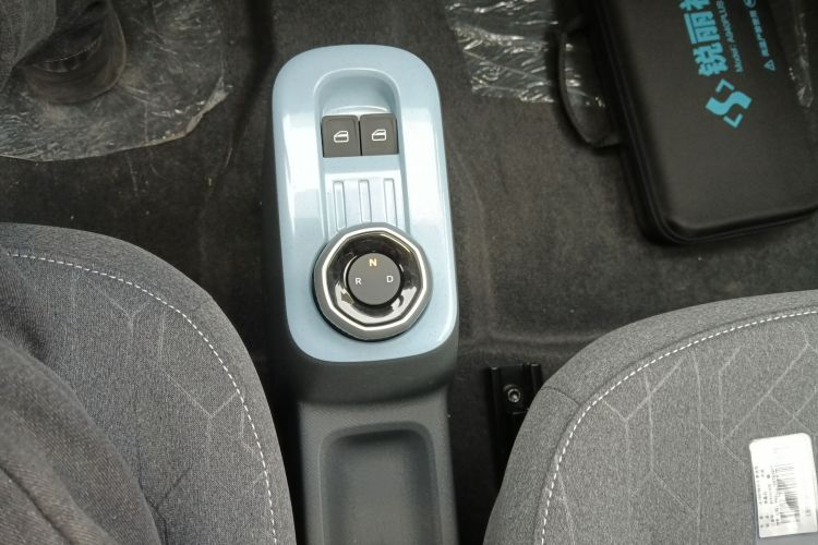 吉利银河 2024款 熊猫mini 200km 耐力熊中控内饰18