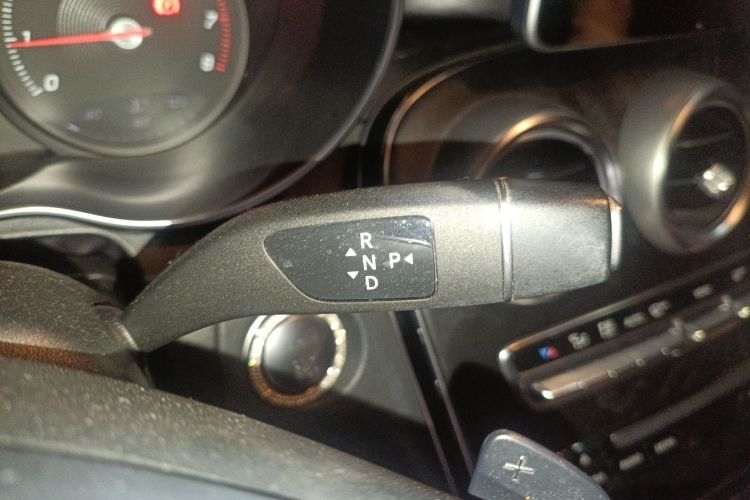 奔驰GLC轿跑 2017款 GLC 200 4MATIC 轿跑SUV中控内饰18