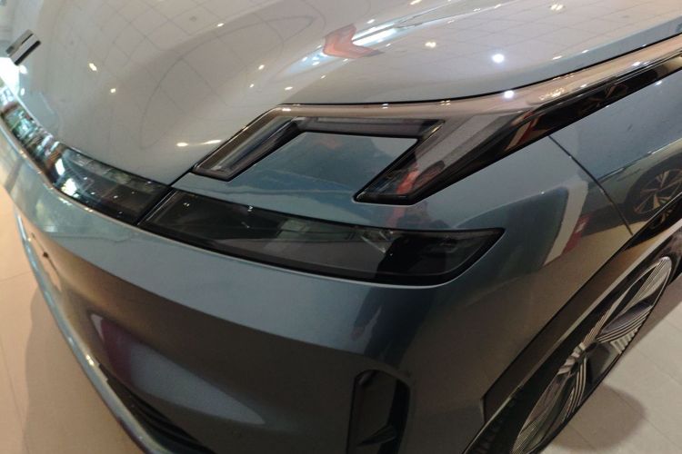 领克08 EM-P 2025款 220km 四驱性能Halo局部细节36