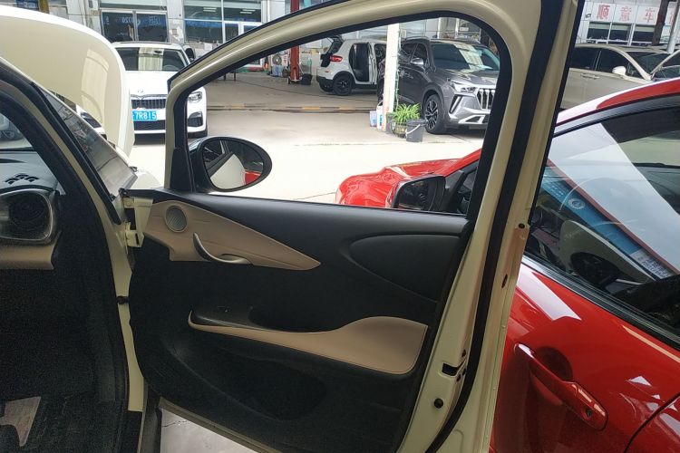 比亚迪 海豚 2023款 420km 时尚版中控内饰42