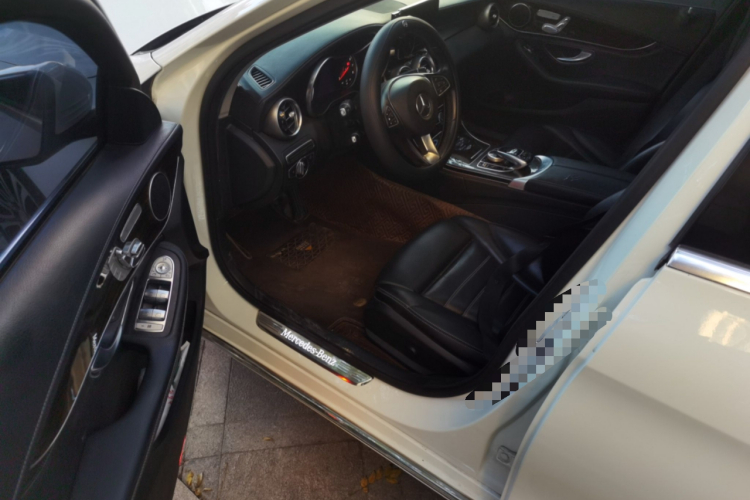 奔驰C级 2017款 C 200 L 4MATIC中控内饰20