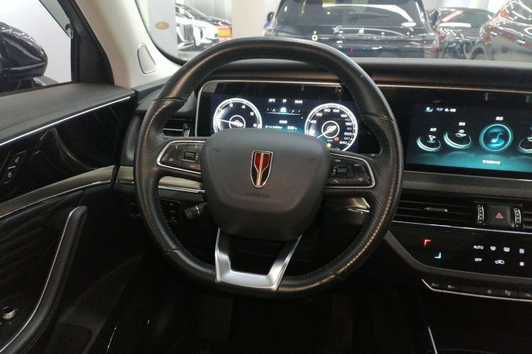 红旗HS5 2022款 改款 2.0T 智联旗享版中控内饰13