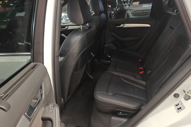 奥迪Q5(进口) 2017款 SQ5 3.0 TFSI quattro中控内饰7004