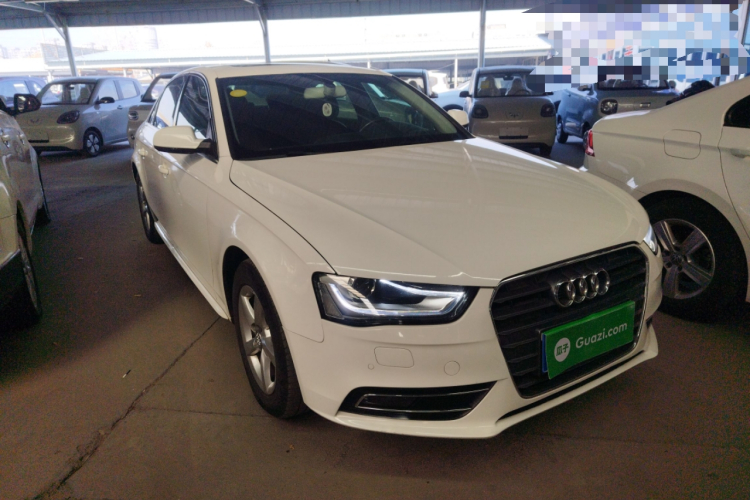 奥迪A4L 2013款 35 TFSI 自动标准型车身外观3
